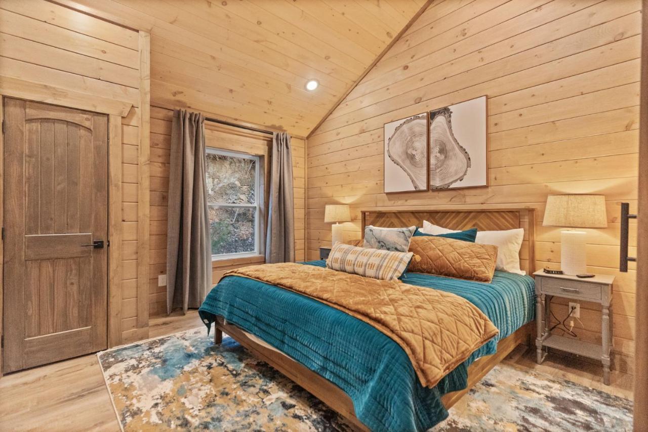 Mins To Gburg Sleeps 8 Hot Tub Arcade Area Pool Villa Gatlinburg Eksteriør billede