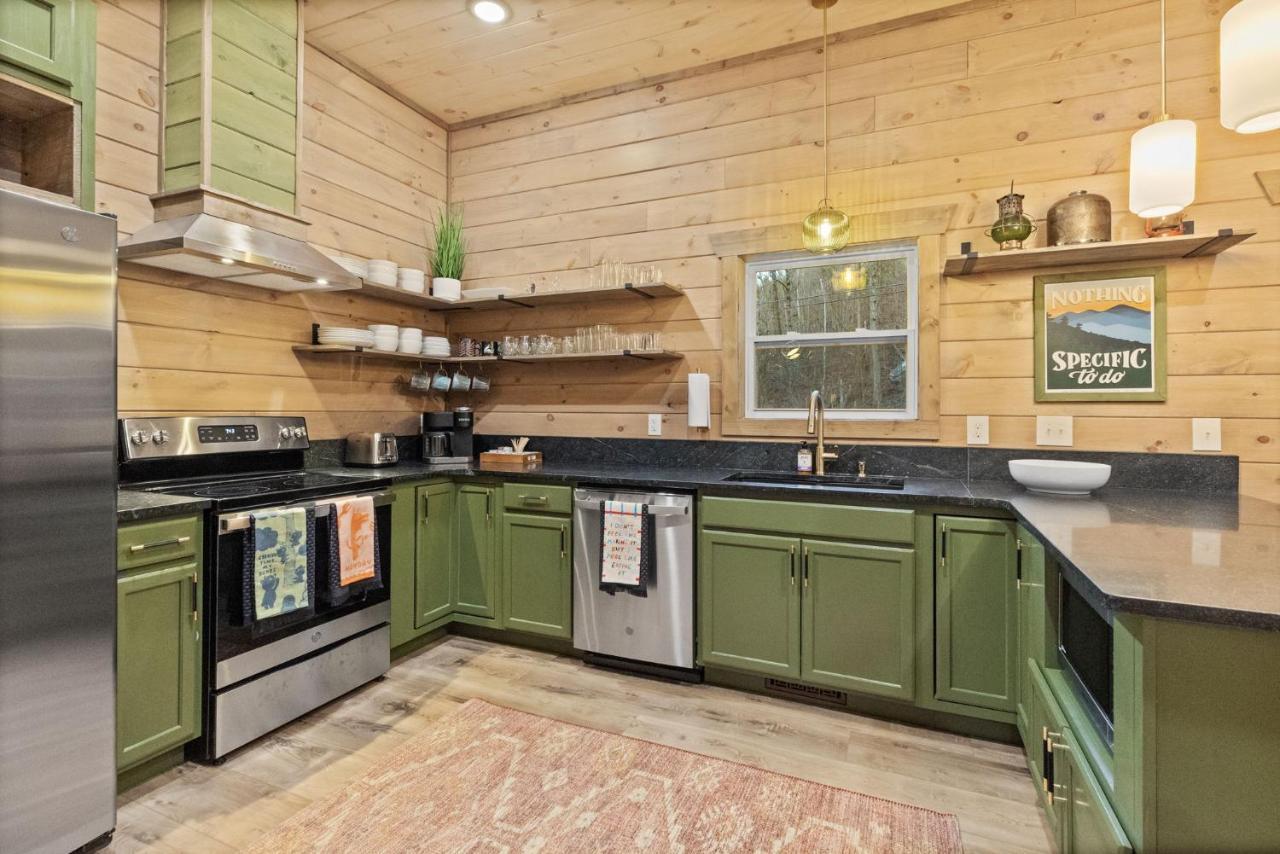 Mins To Gburg Sleeps 8 Hot Tub Arcade Area Pool Villa Gatlinburg Eksteriør billede