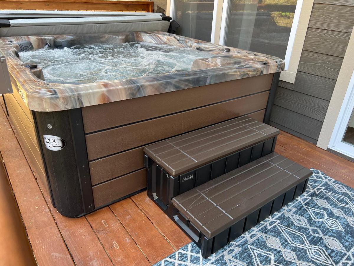 Mins To Gburg Sleeps 8 Hot Tub Arcade Area Pool Villa Gatlinburg Eksteriør billede