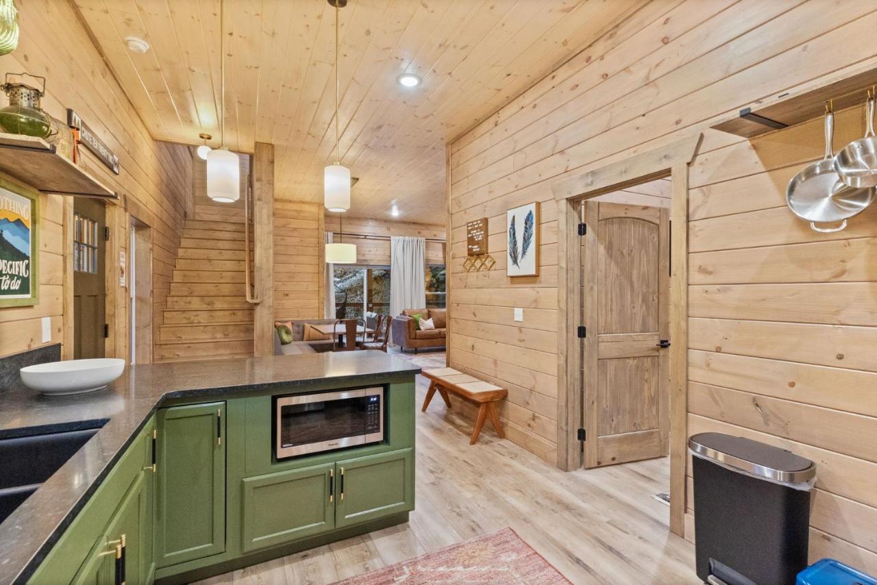 Mins To Gburg Sleeps 8 Hot Tub Arcade Area Pool Villa Gatlinburg Eksteriør billede